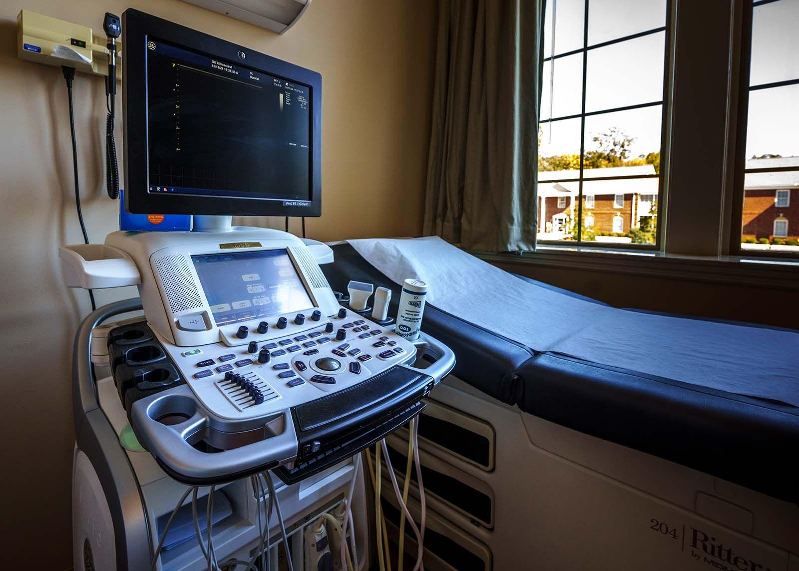 GE LOGIQ Ultrasound machine