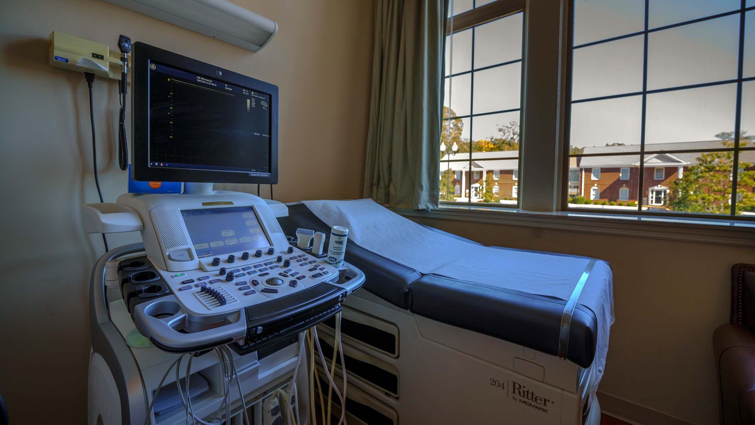 GE LOGIQ ultrasound machine